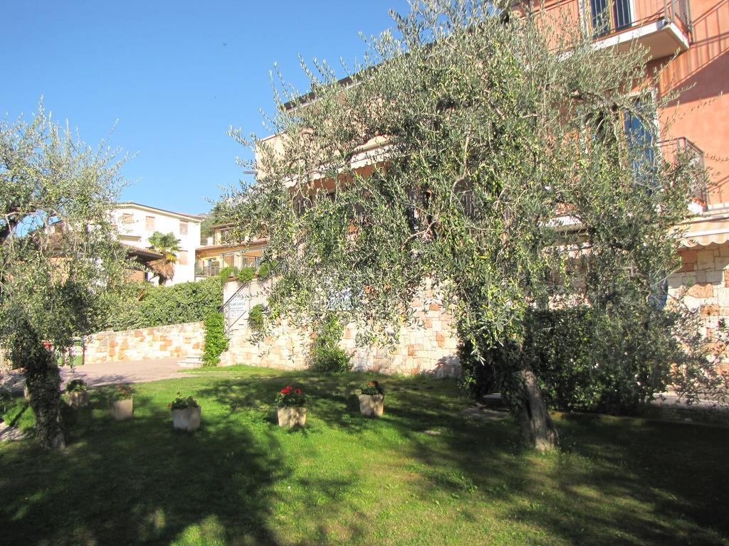 Residence Villa Margherita Brenzone sul Garda Exterior photo