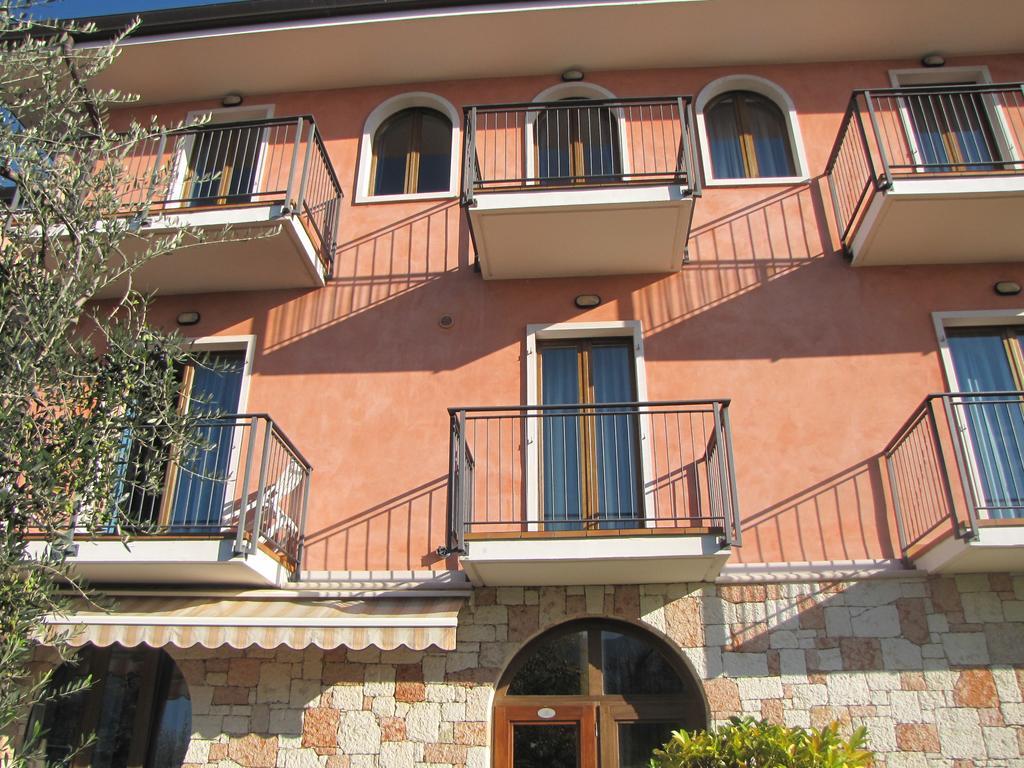 Residence Villa Margherita Brenzone sul Garda Exterior photo